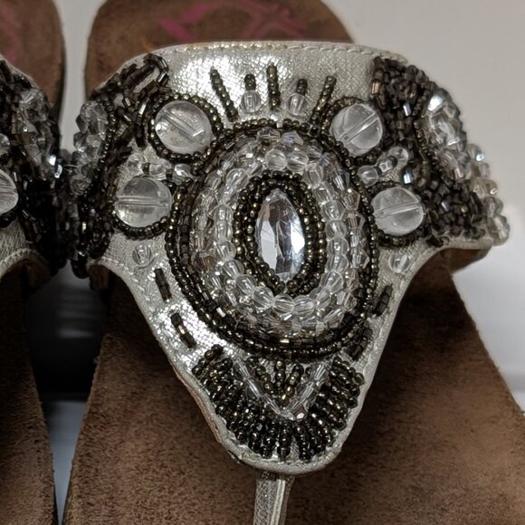 Comfortiva Sade Platform Beaded Sandals - Picture 9 of 14